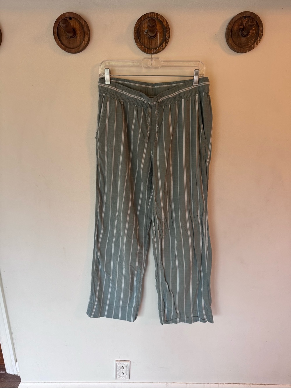 Auden Striped Sage Green Drawstring pajama pants size medium